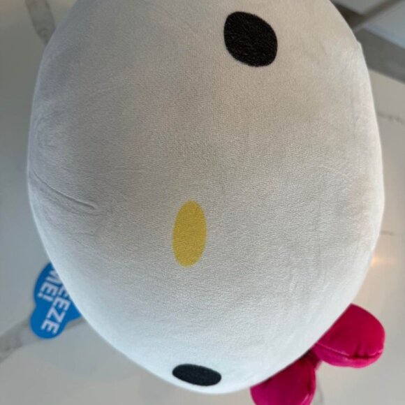 Hello Kitty 11" Travel Cloud Pillow - Picture 3 of 4